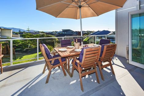 Photo of property in 11 Pharazyn Avenue, Waikanae Beach, Waikanae, 5036