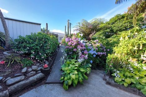 Photo of property in 27 Amundsen Grove, Stokes Valley, Lower Hutt, 5019
