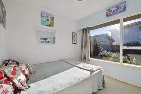 Photo of property in 124 Tiraumea Drive, Pakuranga, Auckland, 2010