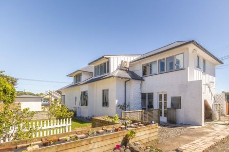 Photo of property in 82 Barrett Street, Westown, New Plymouth, 4310