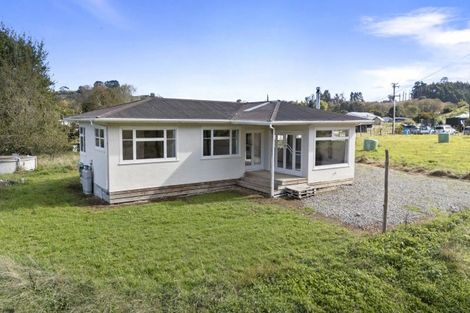 Photo of property in 14 Gordon Terrace, Hunterville, 4730