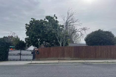 Photo of property in 19 Sherwood Avenue, Te Atatu South, Auckland, 0610