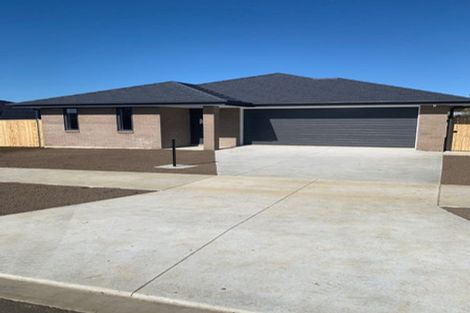 Photo of property in 17 Pipi Crescent, Tuakau, 2121