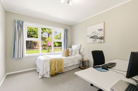 Photo of property in 72 Redwood Avenue, Tawa, Wellington, 5028