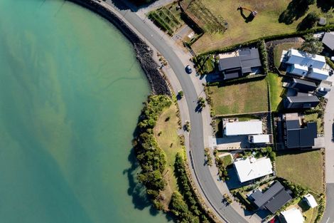 Photo of property in 9 Rangitahi Road, Raglan, 3225