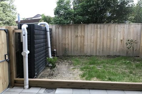 Photo of property in 4b Wattle Road, Sunnyvale, Auckland, 0612