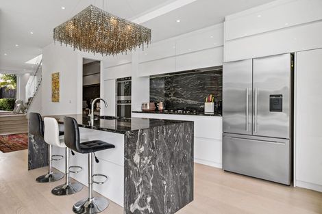 Photo of property in 41 Regina Street, Westmere, Auckland, 1022