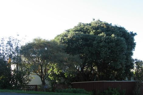 Photo of property in 52 Holborn Drive, Stokes Valley, Lower Hutt, 5019