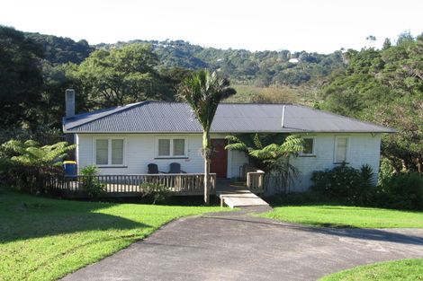 Photo of property in 124 Laingholm Drive, Laingholm, Auckland, 0604