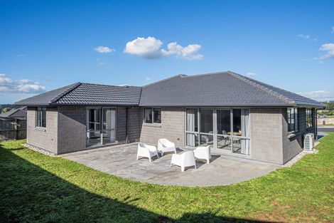 Photo of property in 18 Maui Place, Spotswood, New Plymouth, 4310