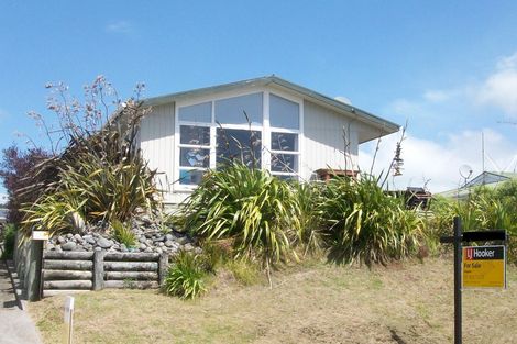 Photo of property in 6 Manukau Road, Raglan, 3225
