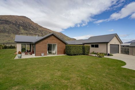 Photo of property in 38 Judge And Jury Drive, Lake Hayes, Queenstown, 9304