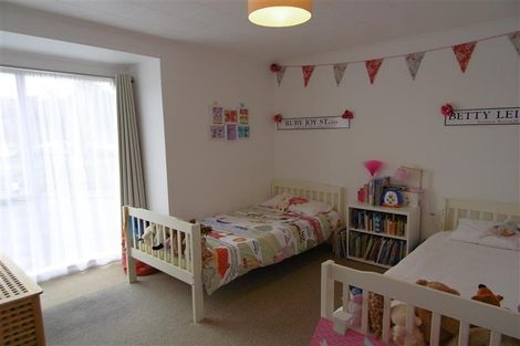 Photo of property in 14 Lombardy Place, Whalers Gate, New Plymouth, 4310