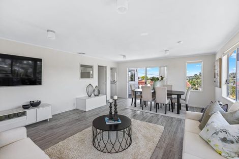 Photo of property in 1/525 Beach Road, Murrays Bay, Auckland, 0630