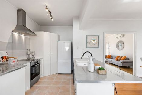 Photo of property in 60a Waimumu Road, Massey, Auckland, 0614