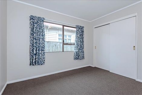 Photo of property in 2/3 Seabrook Avenue, New Lynn, Auckland, 0600