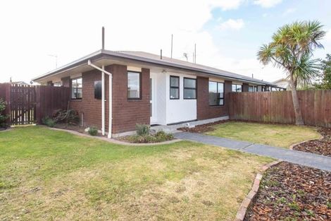 Photo of property in 2/109a Queenspark Drive, Parklands, Christchurch, 8083