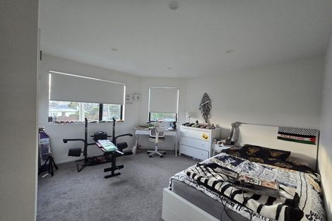 Photo of property in 1/2 Maxwelton Drive, Mairangi Bay, Auckland, 0630
