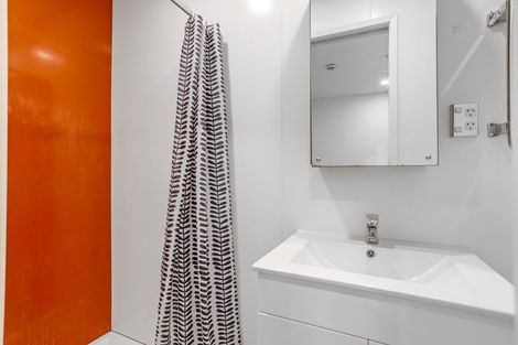 Photo of property in Alpha Apartments, 505/17 Vogel Lane, Auckland Central, Auckland, 1010