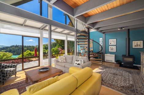 Photo of property in 5 Te Ara Crescent, Diamond Harbour, Lyttelton, 8971