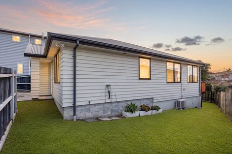 Photo of property in 2/65e Metcalfe Road, Ranui, Auckland, 0612