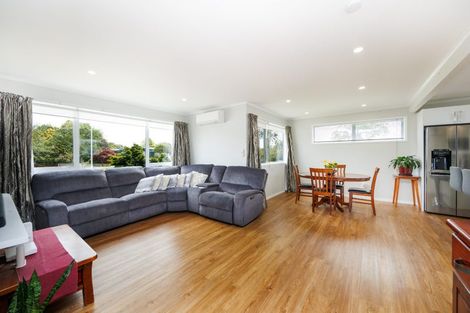 Photo of property in 28 Raglan Avenue, Cloverlea, Palmerston North, 4412