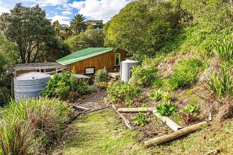 Photo of property in 8 Tetley Road, Surfdale, Waiheke Island, 1081
