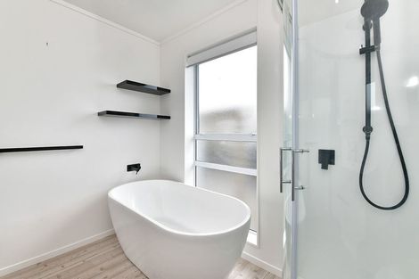 Photo of property in 33b Springs Road, Parakai, 0830