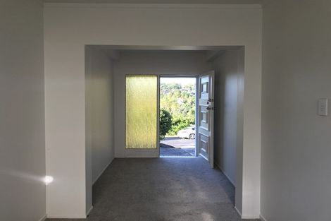 Photo of property in 27 Peter Terrace, Castor Bay, Auckland, 0620
