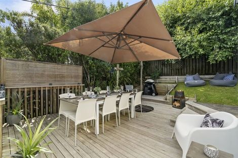 Photo of property in 2/70b Matipo Road, Mairangi Bay, Auckland, 0630