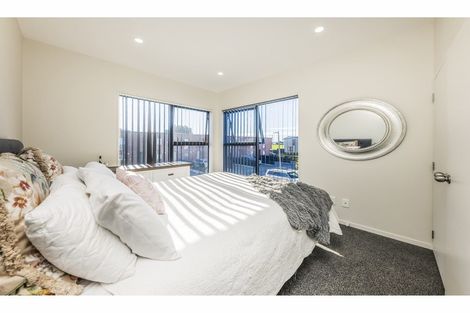 Photo of property in 1 Te Aparangi Road, Papakura, 2110