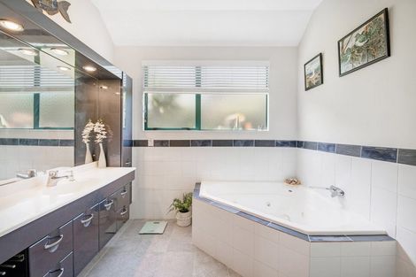 Photo of property in 12 Ascot Way, Orewa, 0931