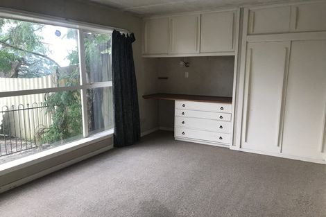 Photo of property in 32 Royal Road, Massey, Auckland, 0614