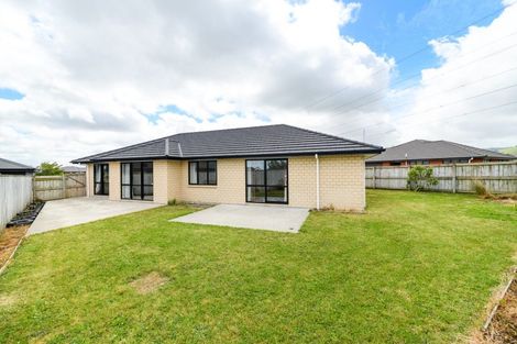 Photo of property in 12 Gibraltar Way, Fitzherbert, Palmerston North, 4410