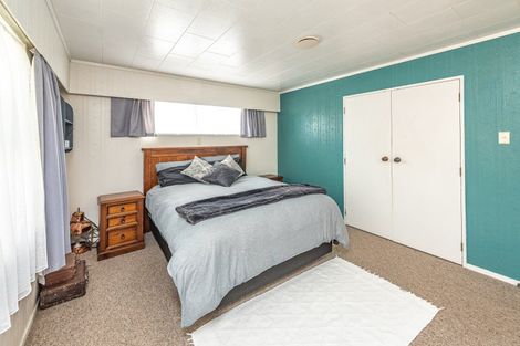 Photo of property in 102 Hinau Street, Castlecliff, Whanganui, 4501