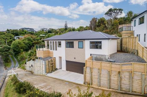 Photo of property in 14 Poto Road, Normandale, Lower Hutt, 5010
