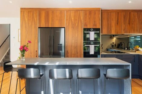 Photo of property in 11 Westbourne Road, Murrays Bay, Auckland, 0630