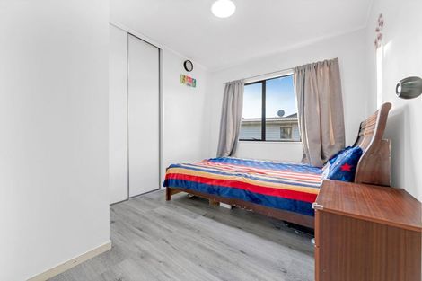 Photo of property in 1 Horlicks Place, Randwick Park, Auckland, 2105