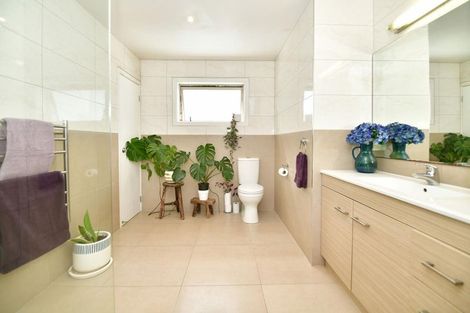 Photo of property in 2/596 Whangaparaoa Road, Stanmore Bay, Whangaparaoa, 0932