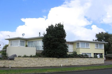 Photo of property in 1 Wigan Place, Hokowhitu, Palmerston North, 4410