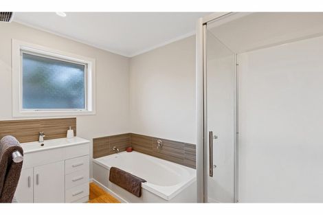 Photo of property in 324 Yaldhurst Road, Avonhead, Christchurch, 8042