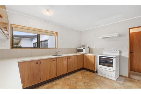 Photo of property in 2/208 Centreway Road, Orewa, 0931