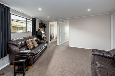 Photo of property in 30 Huxley Street, Pahiatua, 4910