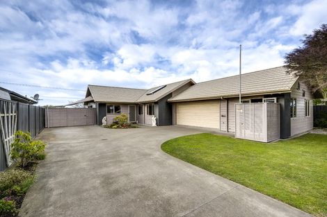 Photo of property in 17 Mcnaughton Place, Onekawa, Napier, 4110
