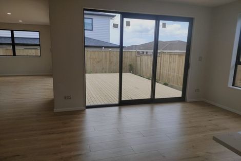 Photo of property in 1/5 Bolton Street, Blockhouse Bay, Auckland, 0600