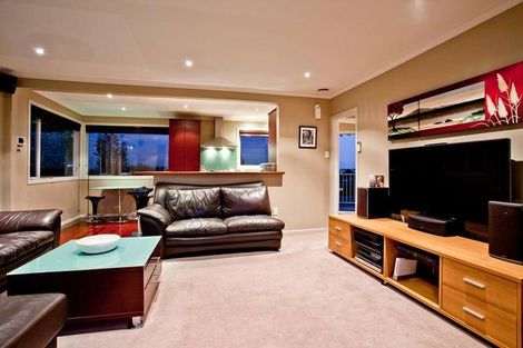 Photo of property in 15a Sycamore Drive, Sunnynook, Auckland, 0620