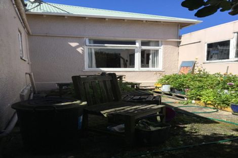 Photo of property in 74 Hargest Crescent, Saint Clair, Dunedin, 9012