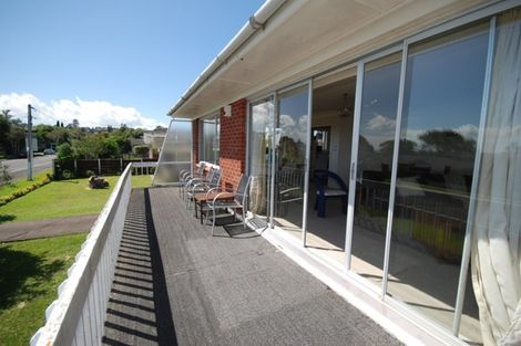 Photo of property in 105 Hutchinsons Road, Bucklands Beach, Auckland, 2014