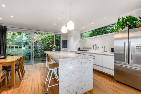 Photo of property in 114 Duncan Terrace, Kilbirnie, Wellington, 6022