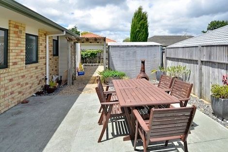 Photo of property in 51 Carisbrook Crescent, Papakura, 2110